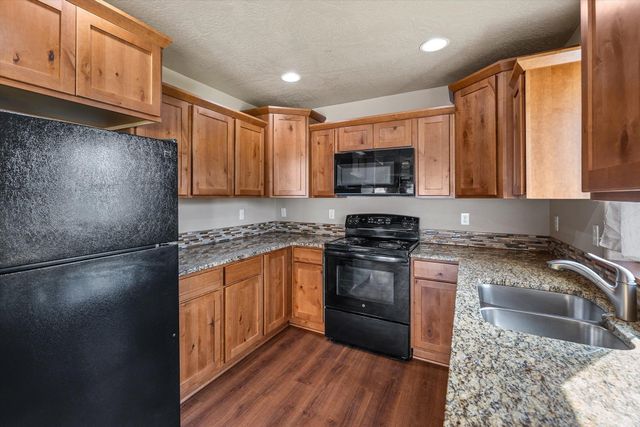 8811 N Elm St, Spokane, WA 99208