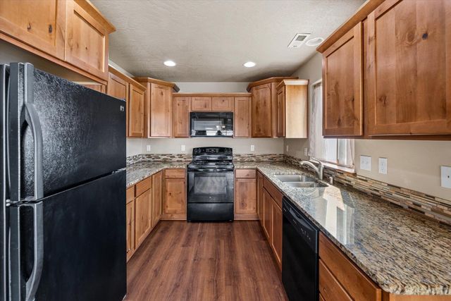 8811 N Elm St, Spokane, WA 99208