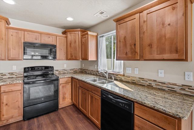 8811 N Elm St, Spokane, WA 99208