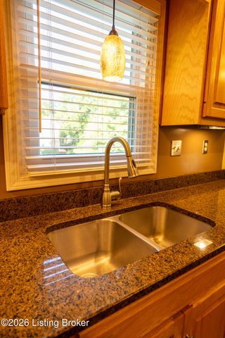 14107 Bentley Ct, Louisville, KY 40245