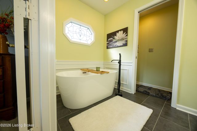 14107 Bentley Ct, Louisville, KY 40245