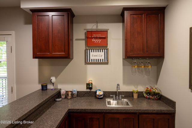 14107 Bentley Ct, Louisville, KY 40245