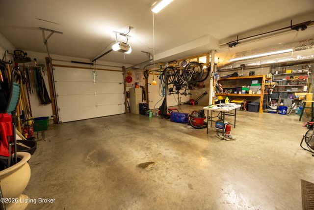 14107 Bentley Ct, Louisville, KY 40245