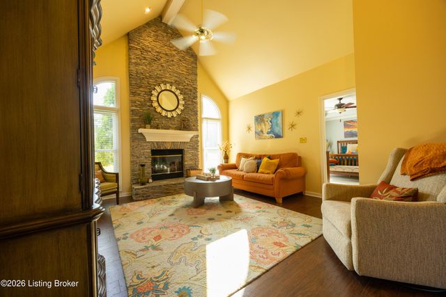 14107 Bentley Ct, Louisville, KY 40245