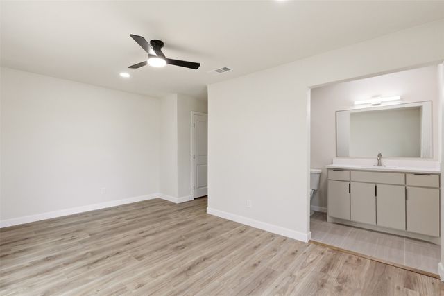 3550 Ridgeoak Way, Farmers Branch, TX 75234