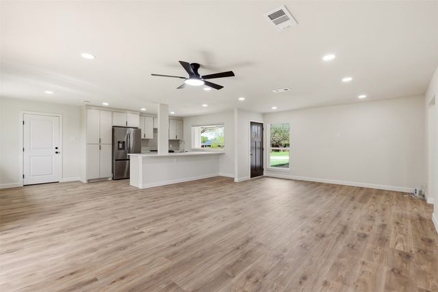 3550 Ridgeoak Way, Farmers Branch, TX 75234