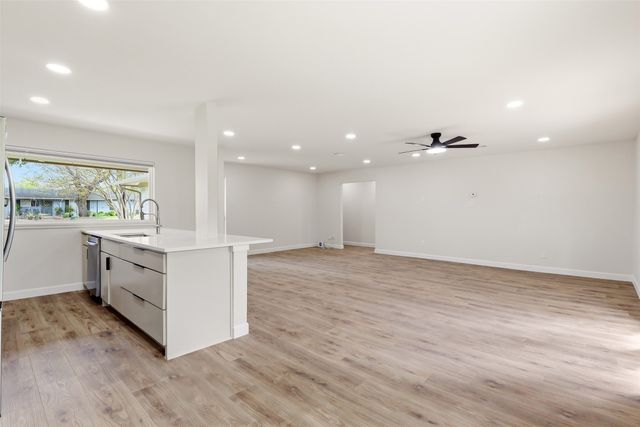 3550 Ridgeoak Way, Farmers Branch, TX 75234