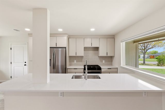 3550 Ridgeoak Way, Farmers Branch, TX 75234