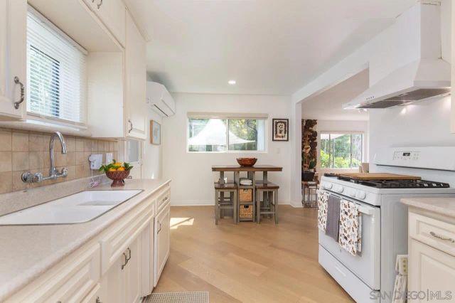 4550 Dickey Dr, La Mesa, CA 91941