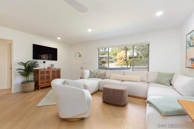 4550 Dickey Dr, La Mesa, CA 91941