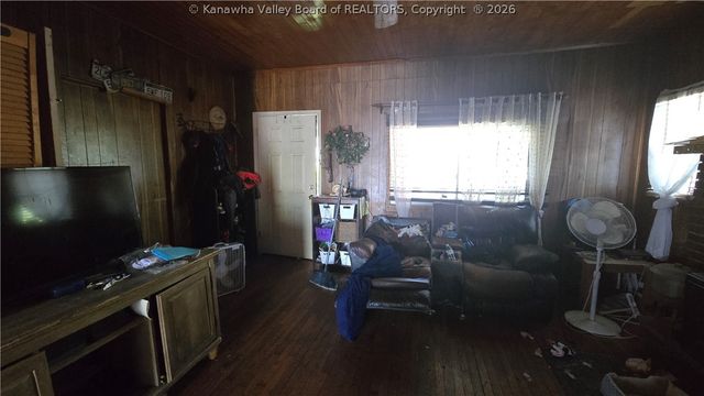 2567 Conner Avenue, Hurricane, WV 25526