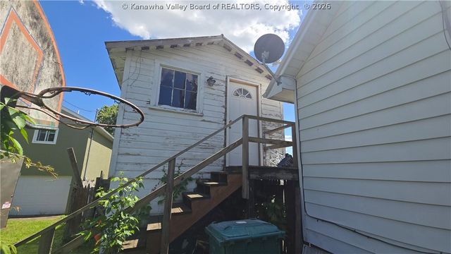 2567 Conner Avenue, Hurricane, WV 25526