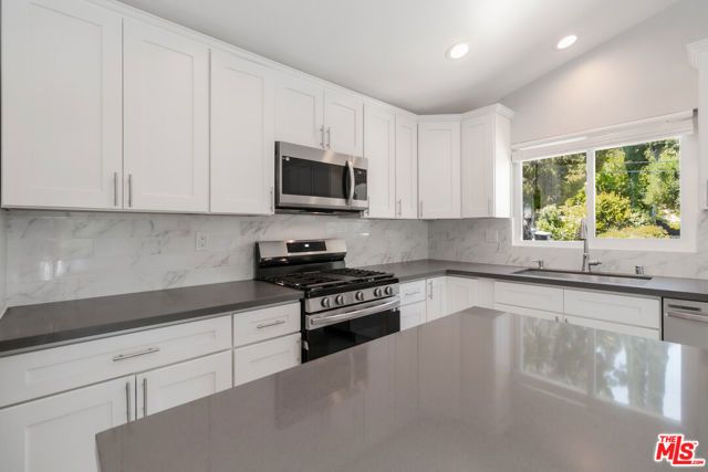 5634 Mason Avenue, Woodland Hills (los Angeles), CA 91367