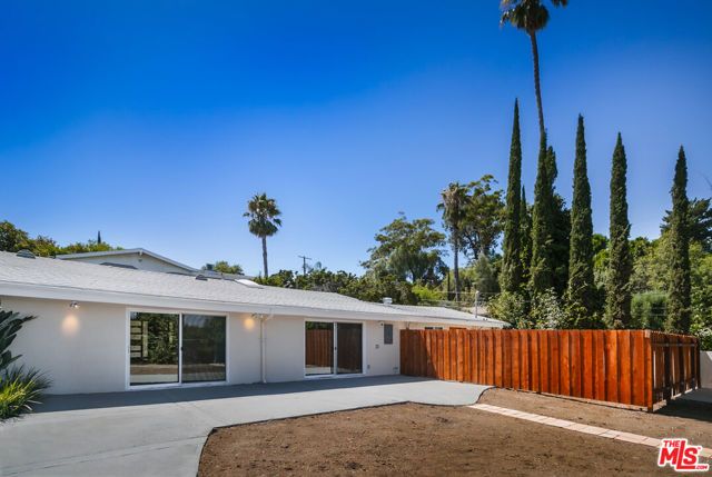 5634 Mason Avenue, Woodland Hills (los Angeles), CA 91367