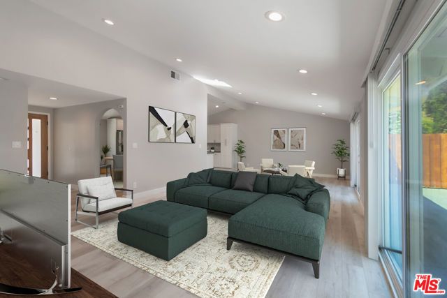 5634 Mason Avenue, Woodland Hills (los Angeles), CA 91367