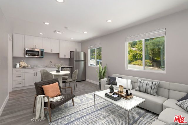 5634 Mason Avenue, Woodland Hills (los Angeles), CA 91367