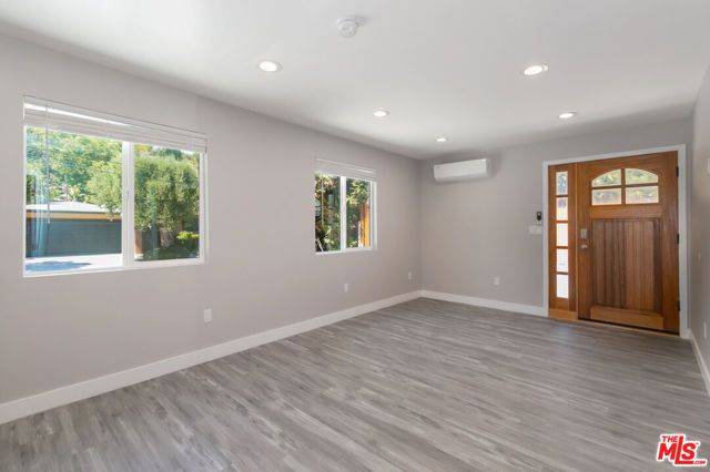 5634 Mason Avenue, Woodland Hills (los Angeles), CA 91367