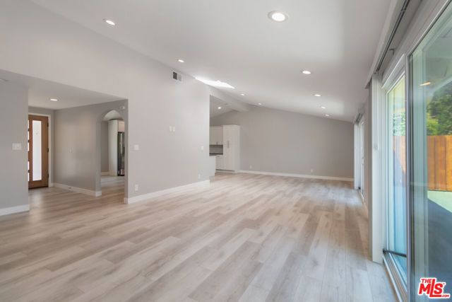 5634 Mason Avenue, Woodland Hills (los Angeles), CA 91367