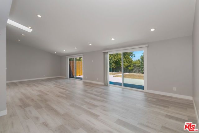 5634 Mason Avenue, Woodland Hills (los Angeles), CA 91367