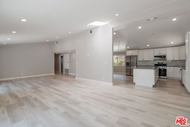 5634 Mason Avenue, Woodland Hills (los Angeles), CA 91367