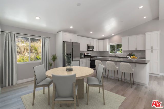 5634 Mason Avenue, Woodland Hills (los Angeles), CA 91367