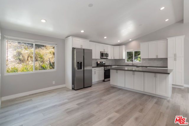 5634 Mason Avenue, Woodland Hills (los Angeles), CA 91367