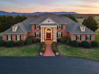 273 BEL GRENE DR, Fishersville, VA 22939