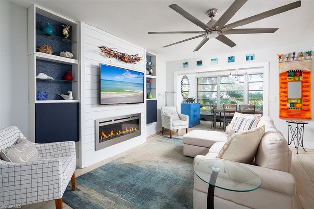 4171 Lakewood BLVD E-25, Naples, FL 34112