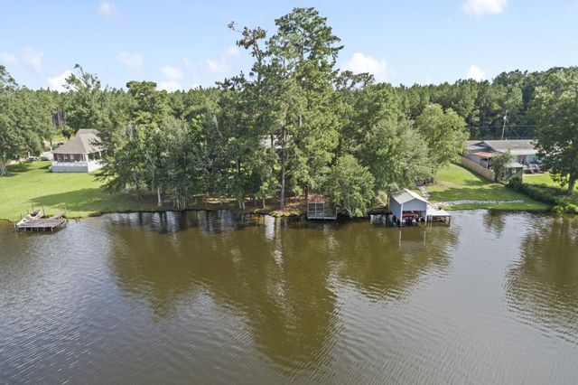 184 Browns Bridge Rd., Purvis, MS 39475