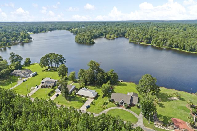 184 Browns Bridge Rd., Purvis, MS 39475