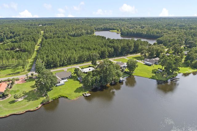 184 Browns Bridge Rd., Purvis, MS 39475