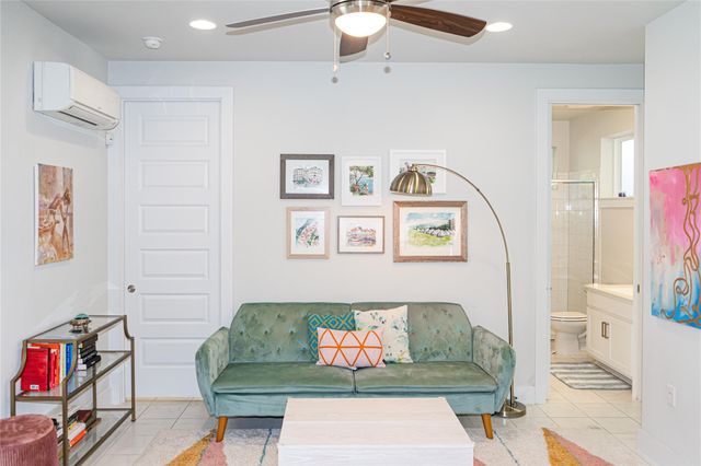 2714 E 3rd ST 2, Austin, TX 78702