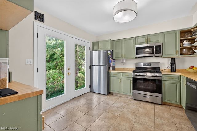 22325 Fairmount Boulevard, Shaker Heights, OH 44118