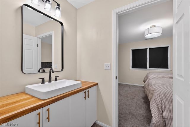 22325 Fairmount Boulevard, Shaker Heights, OH 44118