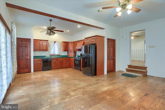 301 SWAN ST, Harrisburg, PA 17111