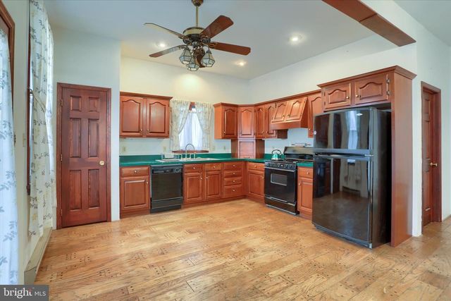 301 SWAN ST, Harrisburg, PA 17111