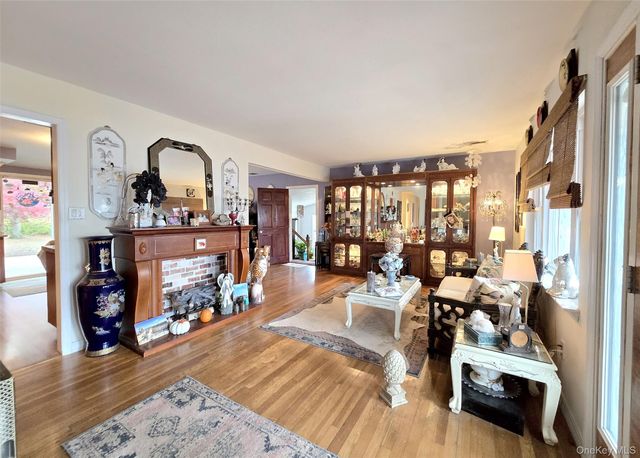 199 Connetquot Avenue, East Islip, NY 11730