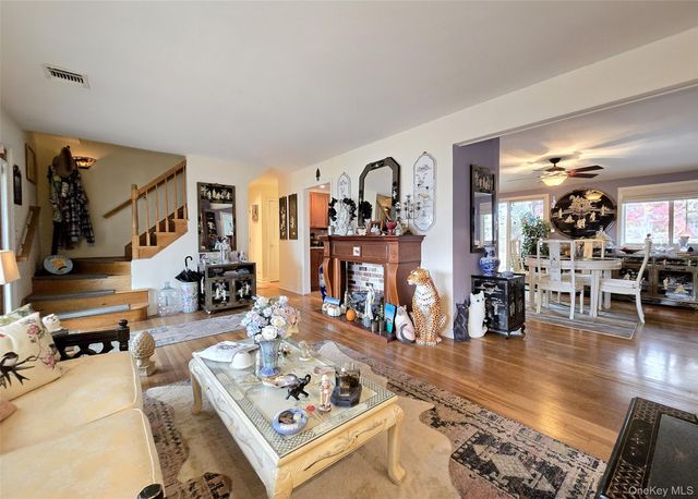 199 Connetquot Avenue, East Islip, NY 11730