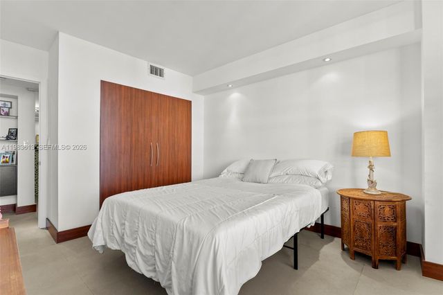 2500 Parkview Dr 2319, Hallandale Beach, FL 33009