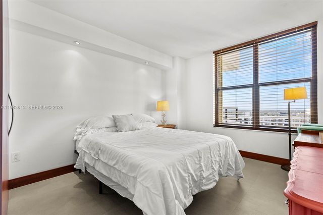 2500 Parkview Dr 2319, Hallandale Beach, FL 33009