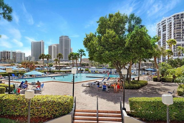 2500 Parkview Dr 2319, Hallandale Beach, FL 33009