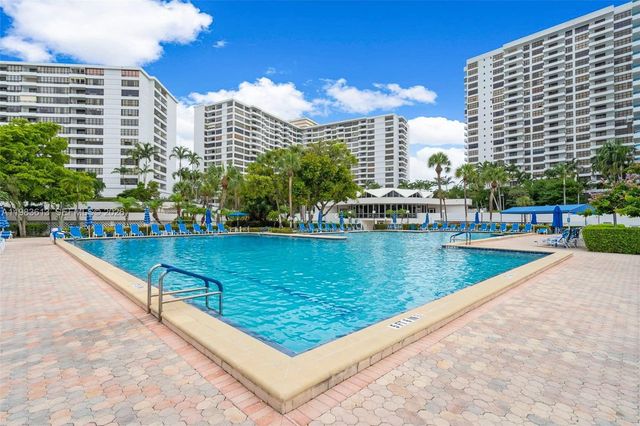 2500 Parkview Dr 2319, Hallandale Beach, FL 33009