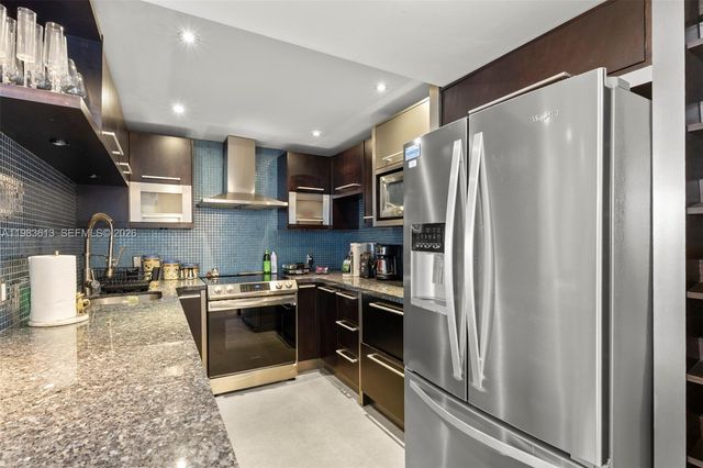 2500 Parkview Dr 2319, Hallandale Beach, FL 33009