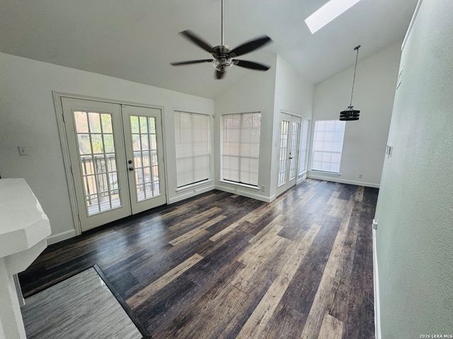 8611 DATAPOINT DR, San Antonio, TX 78229