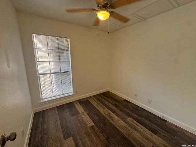 8611 DATAPOINT DR, San Antonio, TX 78229