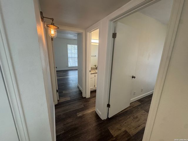 8611 DATAPOINT DR, San Antonio, TX 78229