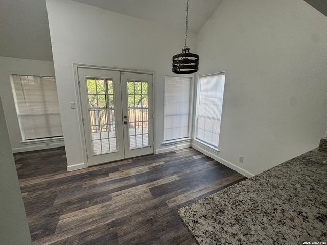 8611 DATAPOINT DR, San Antonio, TX 78229