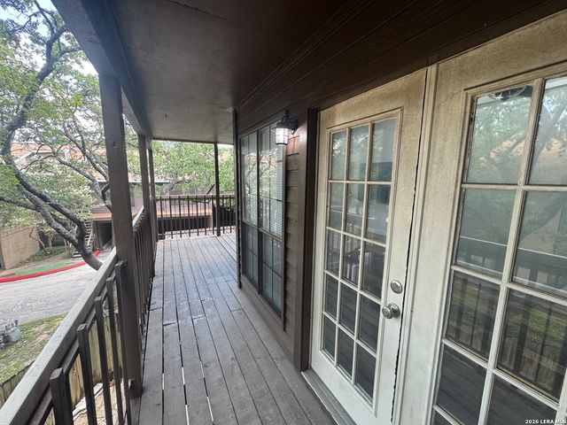 8611 DATAPOINT DR, San Antonio, TX 78229