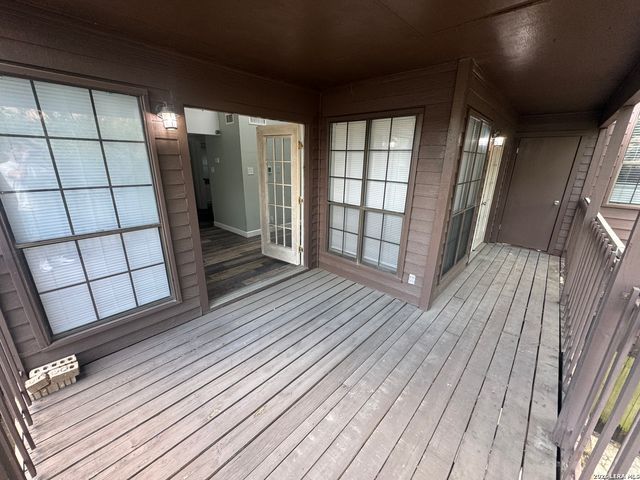 8611 DATAPOINT DR, San Antonio, TX 78229