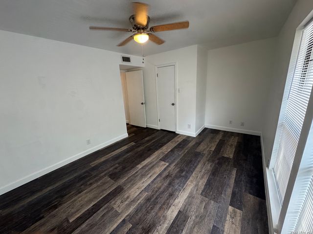 8611 DATAPOINT DR, San Antonio, TX 78229